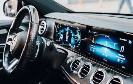 Mercedes-Benz E-Класс, 2020 год, 4 599 999 рублей, 25 фотография