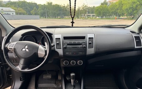Mitsubishi Outlander III рестайлинг 3, 2010 год, 1 700 000 рублей, 10 фотография