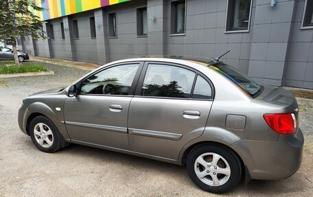 KIA Rio II, 2011 год, 650 000 рублей, 3 фотография