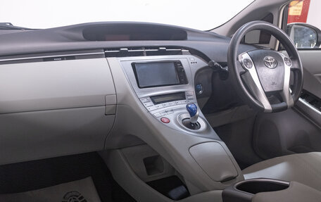 Toyota Prius, 2015 год, 1 349 000 рублей, 11 фотография