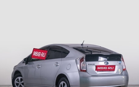 Toyota Prius, 2015 год, 1 349 000 рублей, 6 фотография