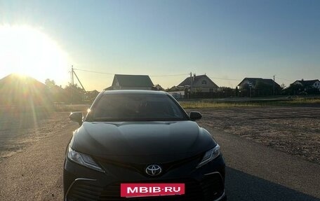 Toyota Camry, 2021 год, 2 550 000 рублей, 2 фотография