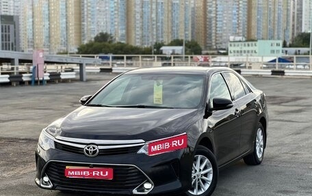 Toyota Camry, 2017 год, 2 190 000 рублей, 1 фотография