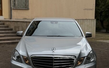 Mercedes-Benz E-Класс, 2010 год, 1 050 000 рублей, 1 фотография
