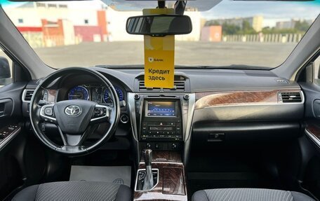 Toyota Camry, 2017 год, 2 190 000 рублей, 13 фотография