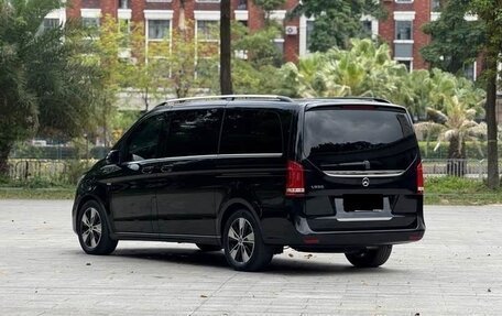 Mercedes-Benz V-Класс, 2021 год, 5 380 000 рублей, 4 фотография