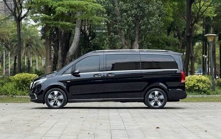 Mercedes-Benz V-Класс, 2021 год, 5 380 000 рублей, 6 фотография