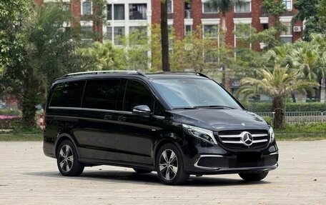 Mercedes-Benz V-Класс, 2021 год, 5 380 000 рублей, 3 фотография