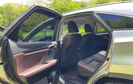 Lexus RX IV рестайлинг, 2022 год, 3 890 000 рублей, 10 фотография