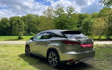 Lexus RX IV рестайлинг, 2022 год, 3 890 000 рублей, 2 фотография