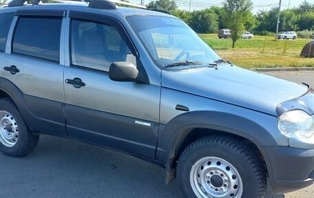 Chevrolet Niva I рестайлинг, 2011 год, 565 000 рублей, 3 фотография