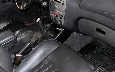 Alfa Romeo 147 I рестайлинг, 2002 год, 320 000 рублей, 11 фотография