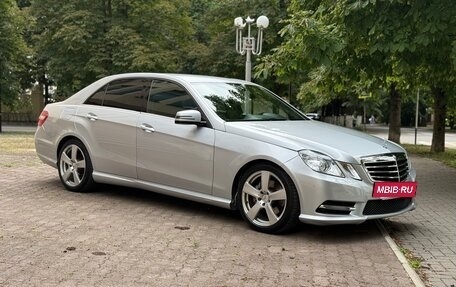 Mercedes-Benz E-Класс, 2010 год, 1 050 000 рублей, 3 фотография