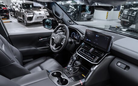 Toyota Land Cruiser, 2025 год, 12 700 000 рублей, 9 фотография