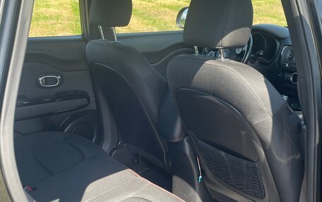 KIA Soul II рестайлинг, 2018 год, 1 775 000 рублей, 26 фотография