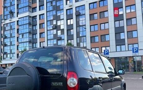 Chevrolet Niva I рестайлинг, 2017 год, 585 000 рублей, 5 фотография