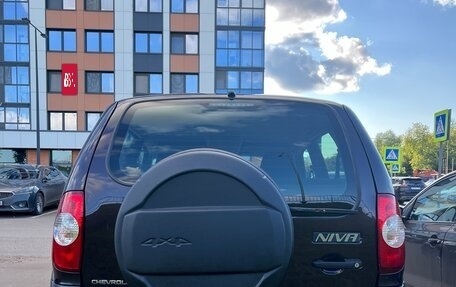 Chevrolet Niva I рестайлинг, 2017 год, 585 000 рублей, 6 фотография