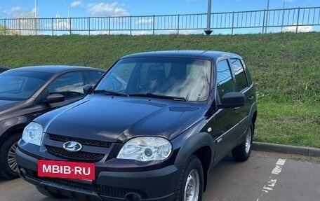 Chevrolet Niva I рестайлинг, 2017 год, 585 000 рублей, 2 фотография