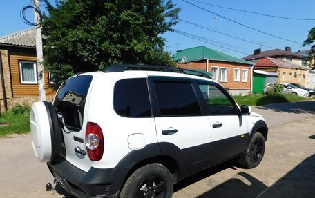 Chevrolet Niva I рестайлинг, 2019 год, 900 000 рублей, 3 фотография