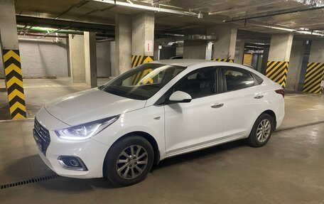Hyundai Solaris II рестайлинг, 2018 год, 1 700 000 рублей, 2 фотография