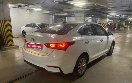 Hyundai Solaris II рестайлинг, 2018 год, 1 700 000 рублей, 5 фотография
