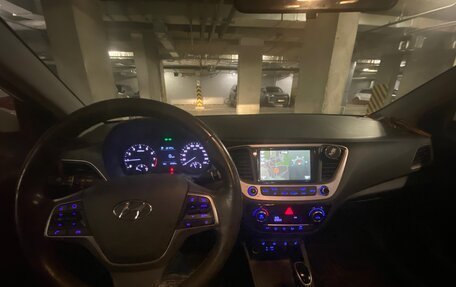 Hyundai Solaris II рестайлинг, 2018 год, 1 700 000 рублей, 15 фотография