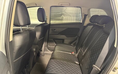 Mitsubishi Outlander III рестайлинг 3, 2016 год, 1 599 800 рублей, 6 фотография