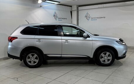 Mitsubishi Outlander III рестайлинг 3, 2016 год, 1 599 800 рублей, 15 фотография