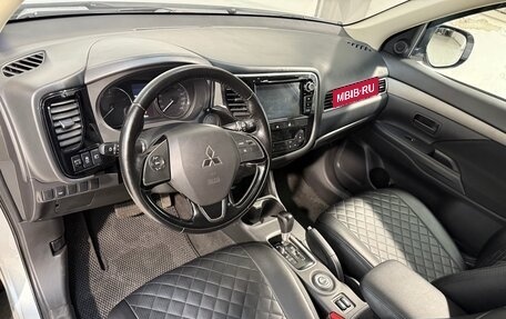 Mitsubishi Outlander III рестайлинг 3, 2016 год, 1 599 800 рублей, 7 фотография