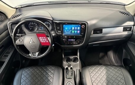 Mitsubishi Outlander III рестайлинг 3, 2016 год, 1 599 800 рублей, 8 фотография