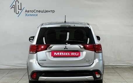 Mitsubishi Outlander III рестайлинг 3, 2016 год, 1 599 800 рублей, 12 фотография
