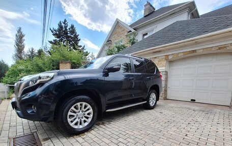 Toyota Land Cruiser Prado 150 рестайлинг 2, 2016 год, 3 890 000 рублей, 14 фотография