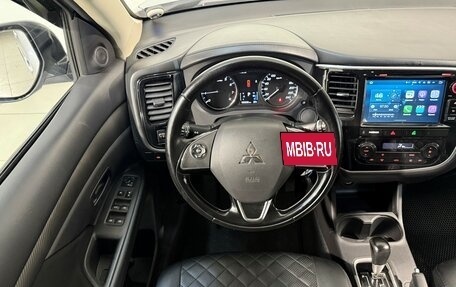 Mitsubishi Outlander III рестайлинг 3, 2016 год, 1 599 800 рублей, 9 фотография