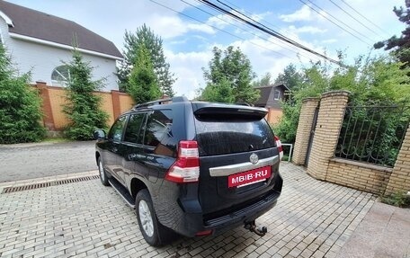 Toyota Land Cruiser Prado 150 рестайлинг 2, 2016 год, 3 890 000 рублей, 10 фотография