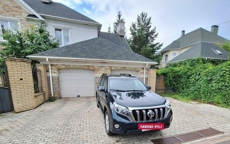 Toyota Land Cruiser Prado 150 рестайлинг 2, 2016 год, 3 890 000 рублей, 11 фотография