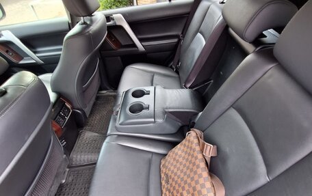 Toyota Land Cruiser Prado 150 рестайлинг 2, 2016 год, 3 890 000 рублей, 25 фотография