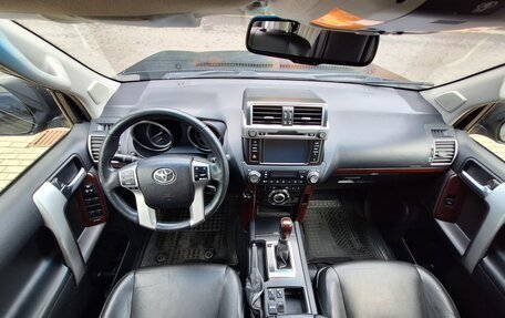 Toyota Land Cruiser Prado 150 рестайлинг 2, 2016 год, 3 890 000 рублей, 23 фотография
