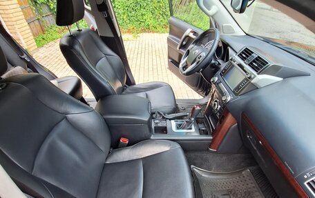 Toyota Land Cruiser Prado 150 рестайлинг 2, 2016 год, 3 890 000 рублей, 28 фотография