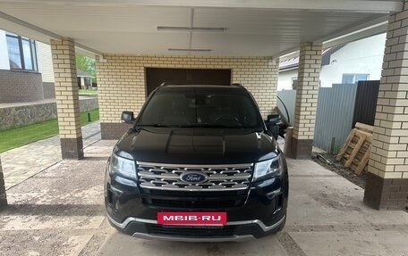 Ford Explorer VI, 2018 год, 2 990 000 рублей, 2 фотография