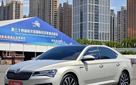 Skoda Superb III рестайлинг, 2021 год, 2 880 000 рублей, 2 фотография