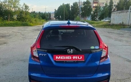 Honda Fit III, 2018 год, 1 400 000 рублей, 2 фотография