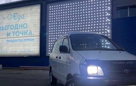Toyota Town Ace III, 2004 год, 540 000 рублей, 2 фотография