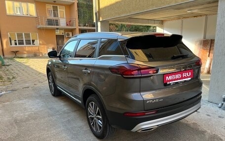 Geely Atlas, 2023 год, 2 450 000 рублей, 4 фотография