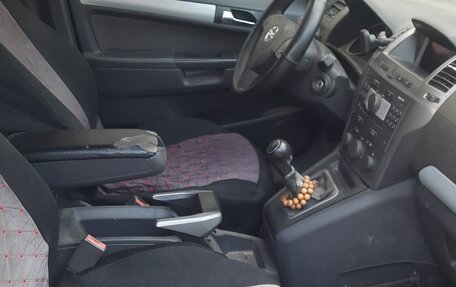 Opel Zafira B, 2007 год, 400 000 рублей, 2 фотография