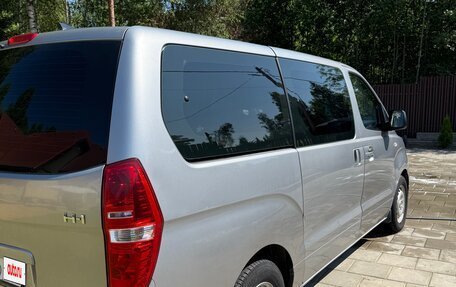 Hyundai H-1 II рестайлинг, 2019 год, 2 800 000 рублей, 2 фотография