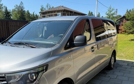 Hyundai H-1 II рестайлинг, 2019 год, 2 800 000 рублей, 7 фотография