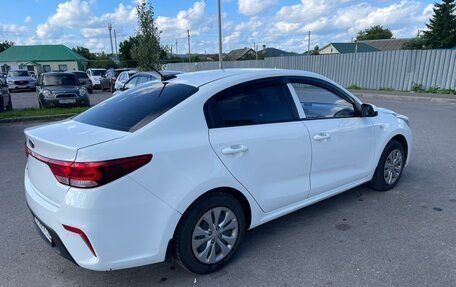 KIA Rio IV, 2018 год, 900 000 рублей, 3 фотография