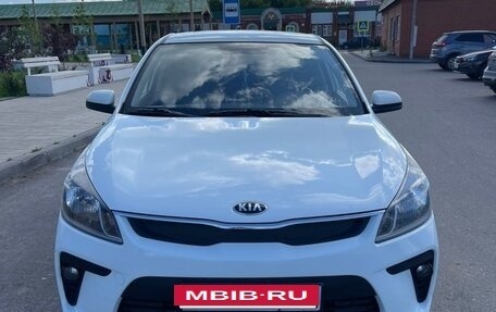 KIA Rio IV, 2018 год, 900 000 рублей, 5 фотография
