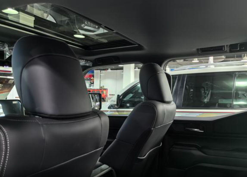Toyota Land Cruiser Prado 150 рестайлинг 2, 2024 год, 8 870 000 рублей, 6 фотография