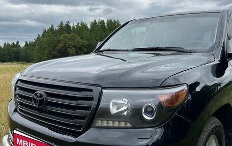 Toyota Land Cruiser 200, 2011 год, 3 680 000 рублей, 1 фотография
